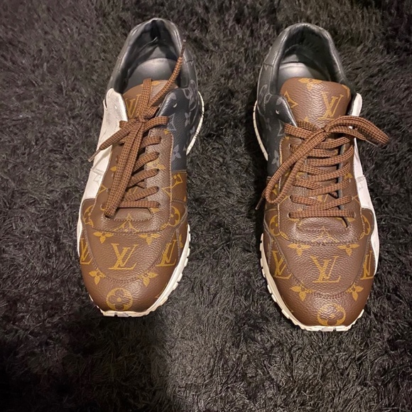 Louis Vutton men sneakers - Picture 1 of 3